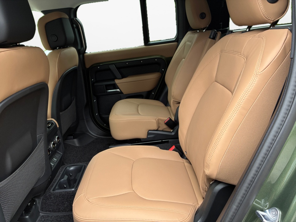 SALEJFFUXT2624499 2026 Land Rover Defender S