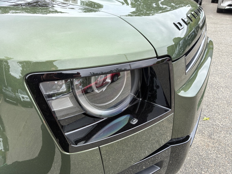 SALEJFFUXT2624499 2026 Land Rover Defender S