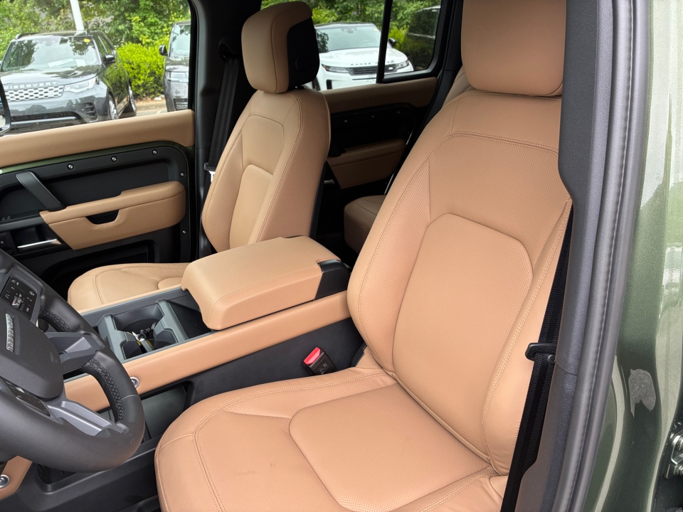 SALEJFFUXT2624499 2026 Land Rover Defender S
