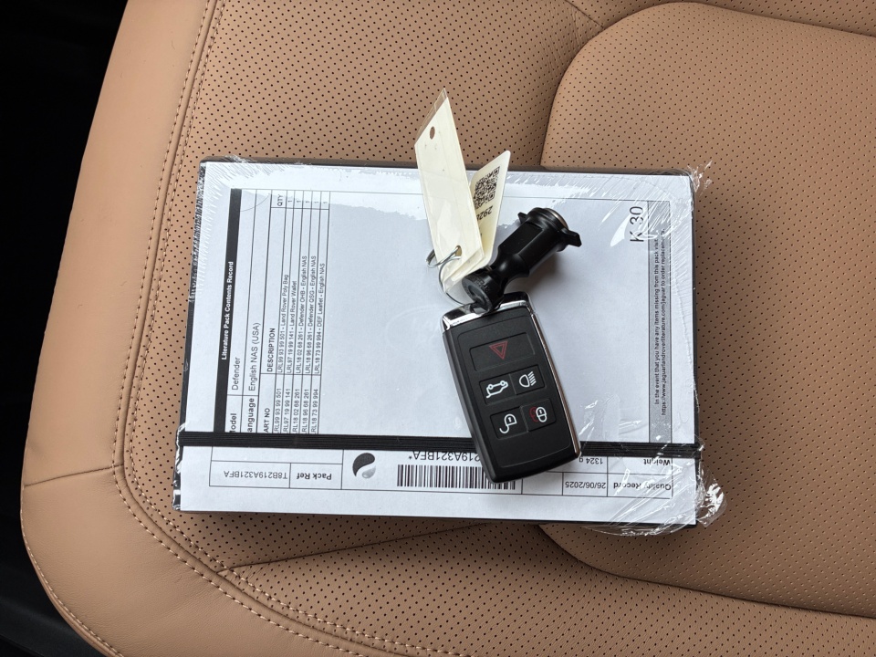 SALEJFFUXT2624499 2026 Land Rover Defender S