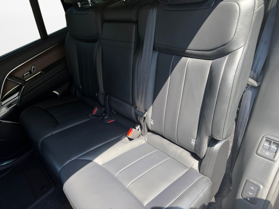 SALKPBFU5TA361919 2026 Land Rover Range Rover P400 SE 7 Seat