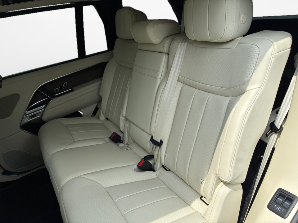 SALKPBFU5TA362231 2026 Land Rover Range Rover P400 SE 7 Seat