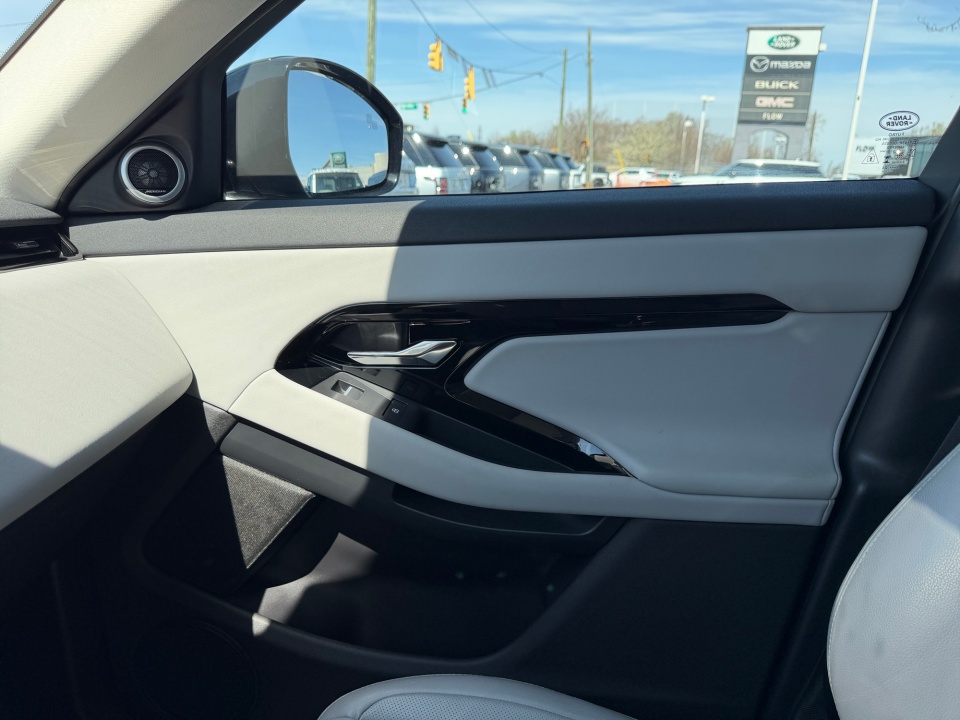 SALZJ2FX4RH260008 2024 Land Rover Range Rover Evoque Core S