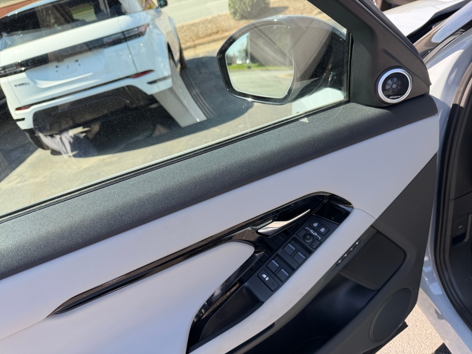 SALZJ2FX4RH260008 2024 Land Rover Range Rover Evoque Core S