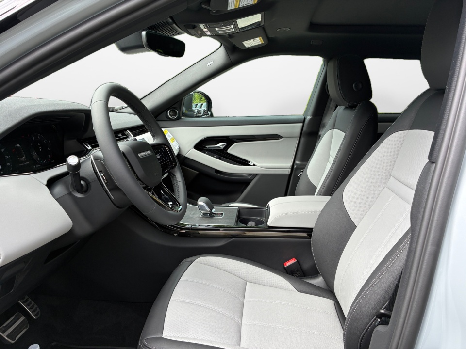 SALZV2FX7TH004506 2026 Land Rover Range Rover Evoque Hoxton Edition