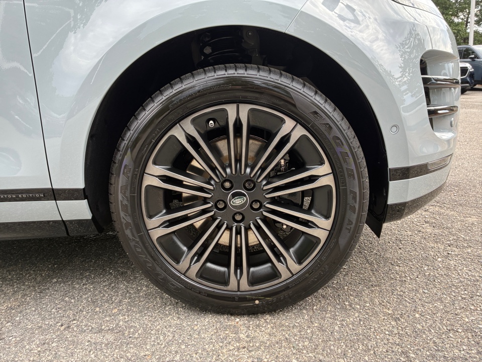 SALZV2FX7TH004506 2026 Land Rover Range Rover Evoque Hoxton Edition