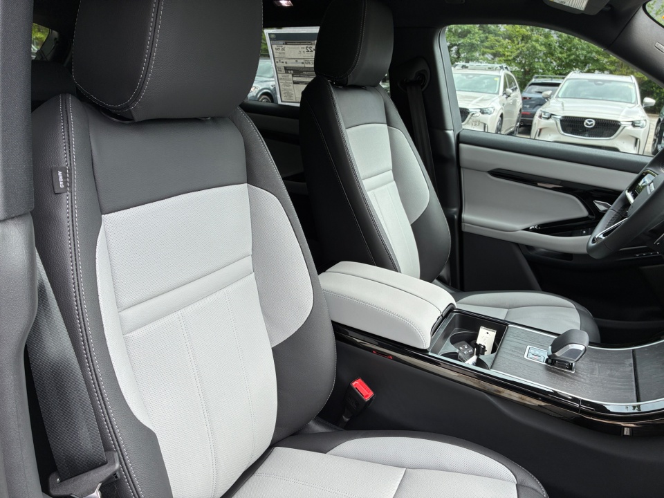 SALZV2FX7TH004506 2026 Land Rover Range Rover Evoque Hoxton Edition