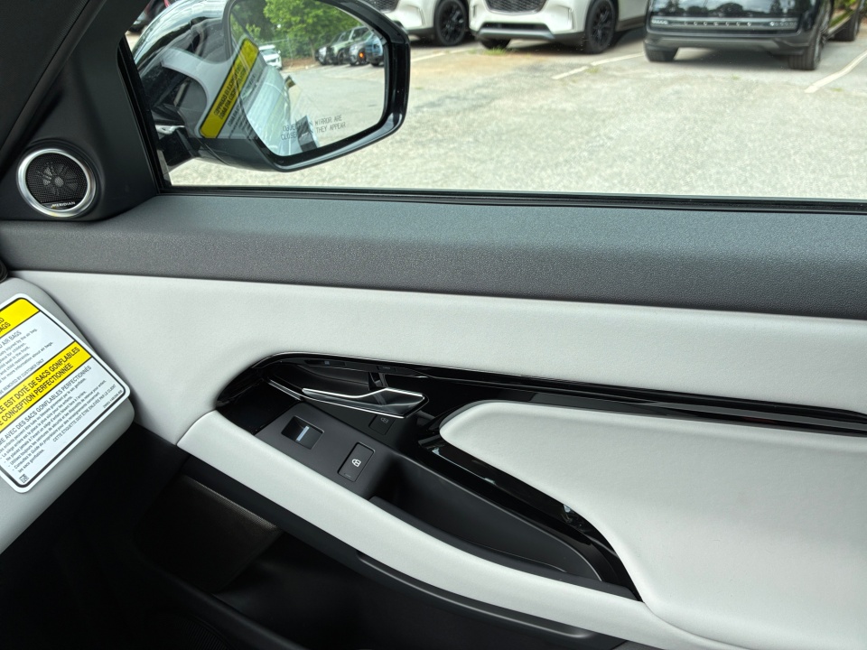 SALZV2FX7TH004506 2026 Land Rover Range Rover Evoque Hoxton Edition