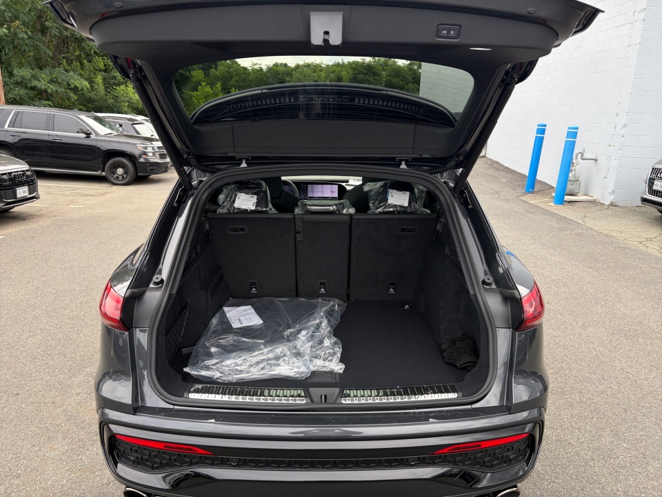 WA125AGU1T2045430 2026 Audi SQ5 Premium Plus