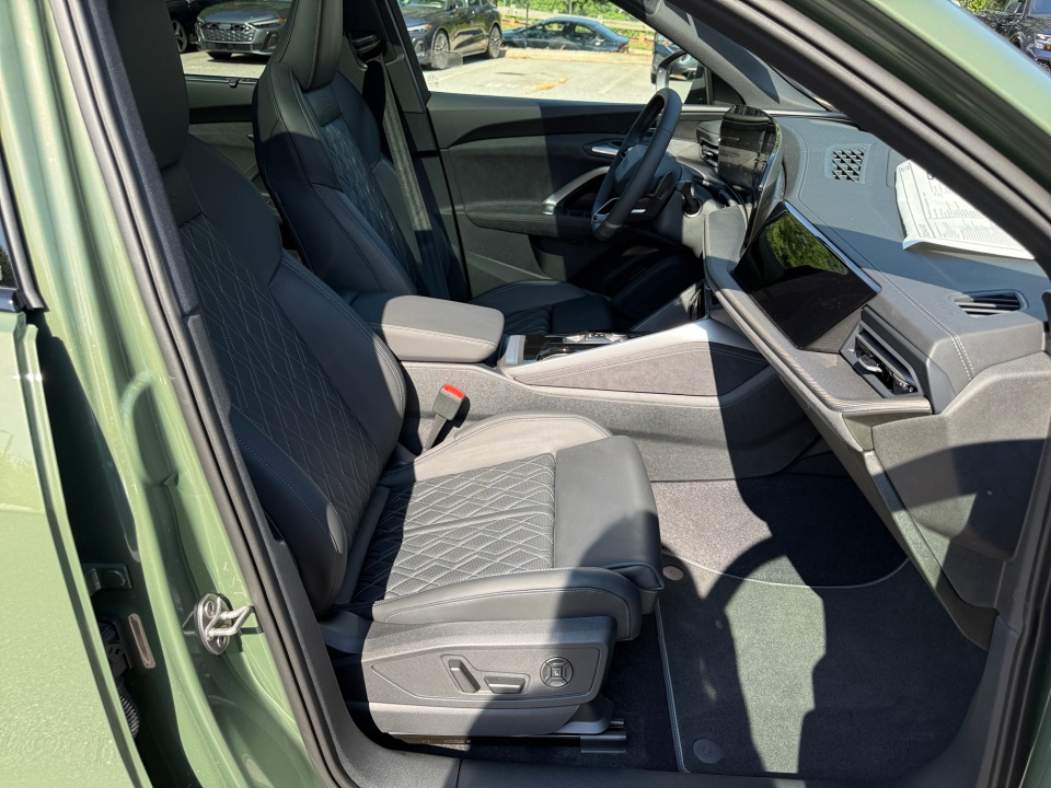 WA125AGU2T2044156 2026 Audi SQ5 Premium Plus