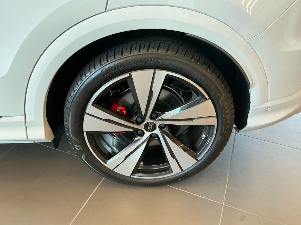 WA125AGU3T2027057 2026 Audi SQ5 Premium Plus TFSI quattro S tronic
