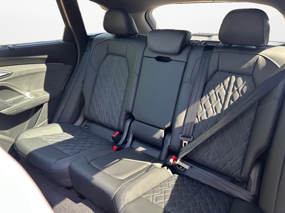 WA125AGU4T2033109 2026 Audi SQ5 Premium Plus TFSI quattro S tronic