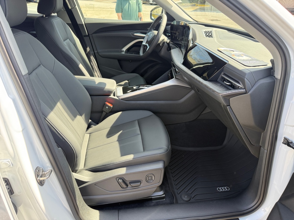 WA12AAGU5T2000857 2026 Audi Q5 Premium Plus