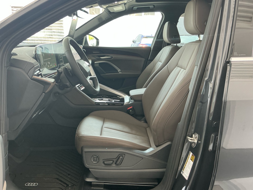 WA12AAGU9S2033973 2025 Audi Q5 Premium Plus