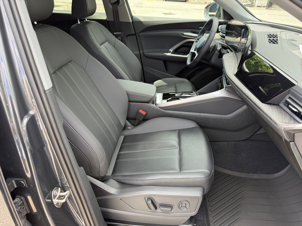WA15AAGU1T2043654 2026 Audi Q5 Premium Plus