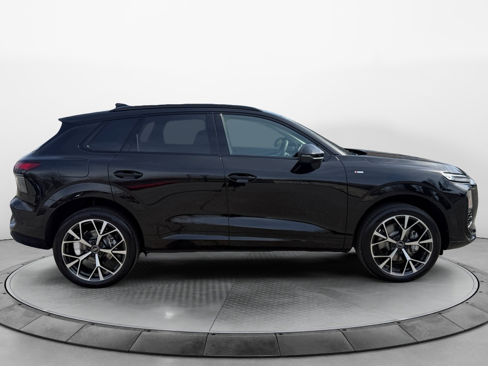 WA1ABCFJ0T1023559 2026 Audi Q3 S line