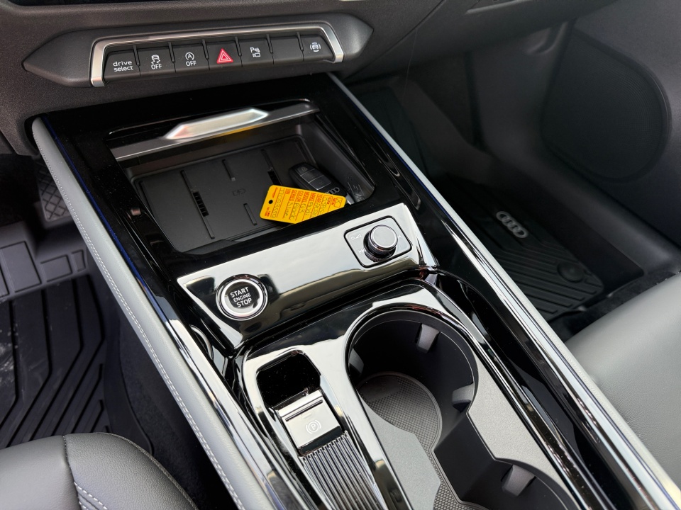 WA1ABCFJ0T1023559 2026 Audi Q3 S line