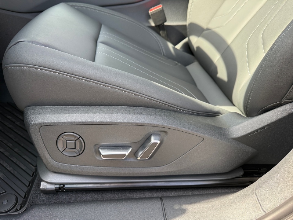 WA1ABCFJ0T1023559 2026 Audi Q3 S line