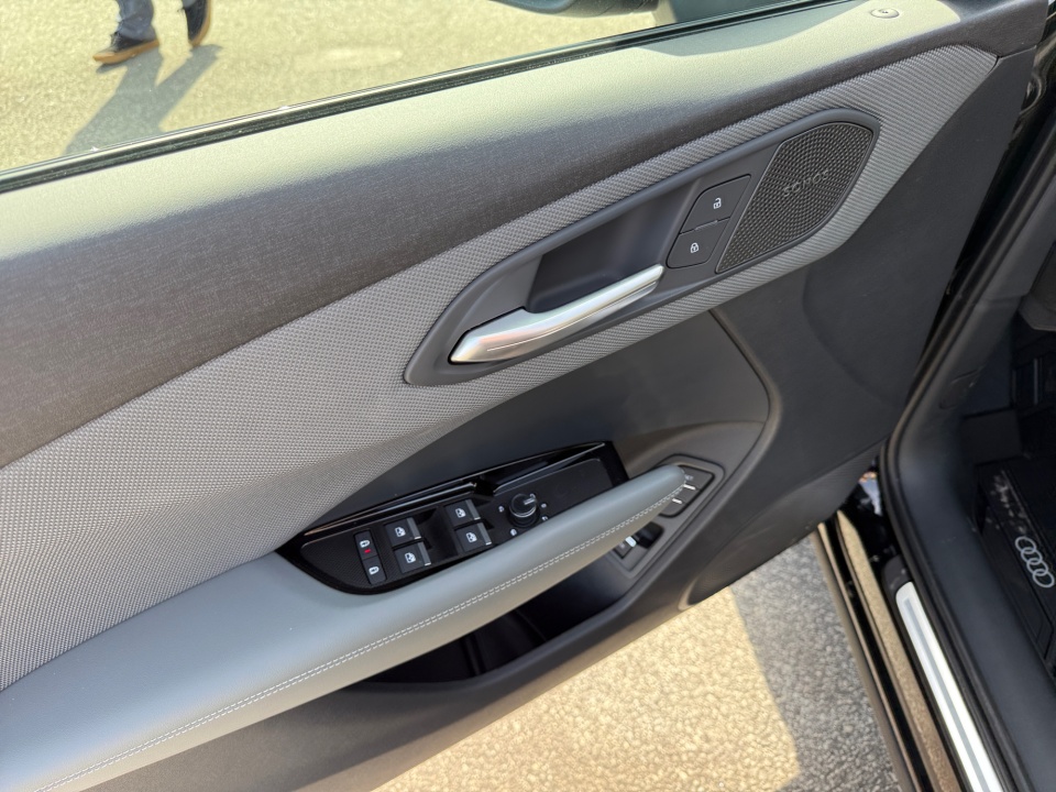 WA1ABCFJ0T1023559 2026 Audi Q3 S line