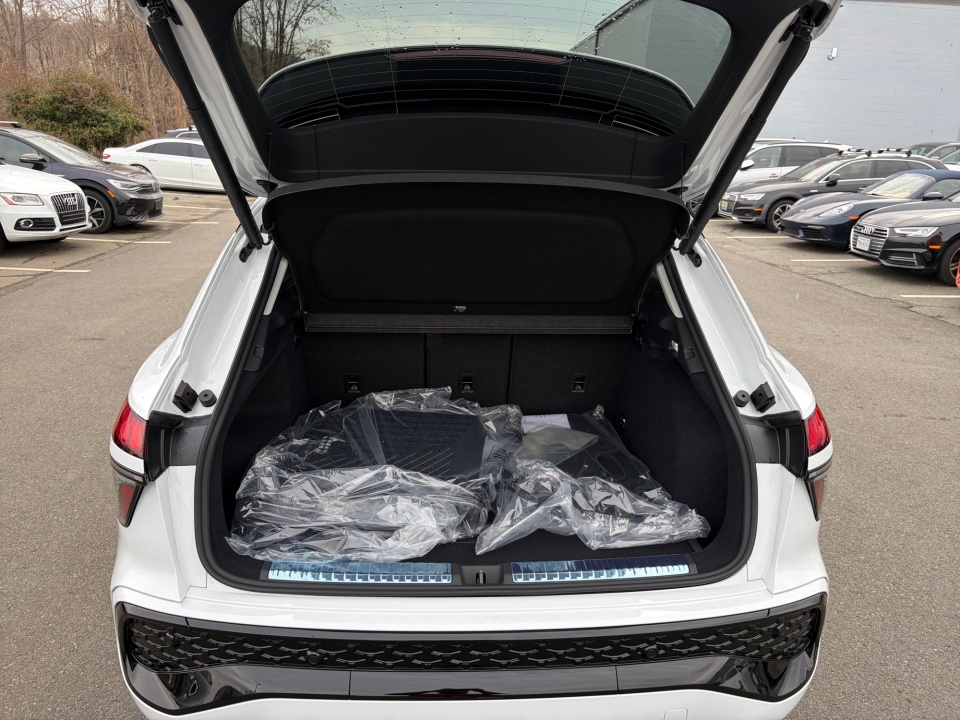 WA1ABCFJ1T1023974 2026 Audi Q3 S line