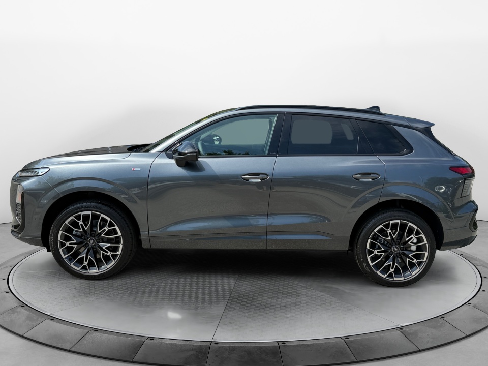 WA1ABCFJ2T1119032 2026 Audi Q3 S line