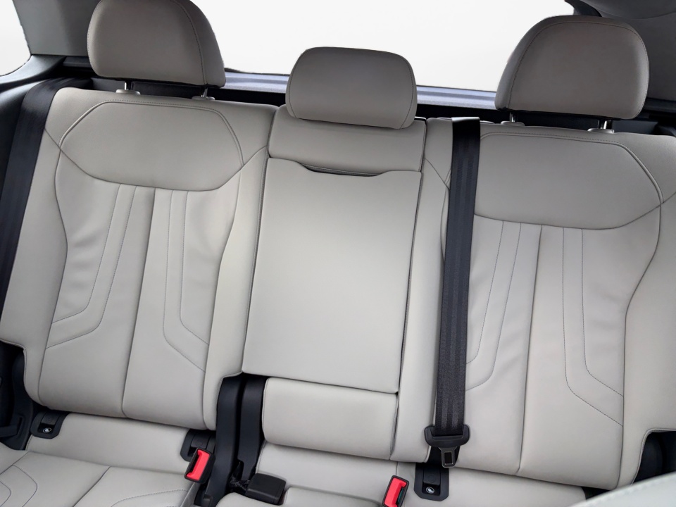 WA1ABCFJ3T1026911 2026 Audi Q3 S line