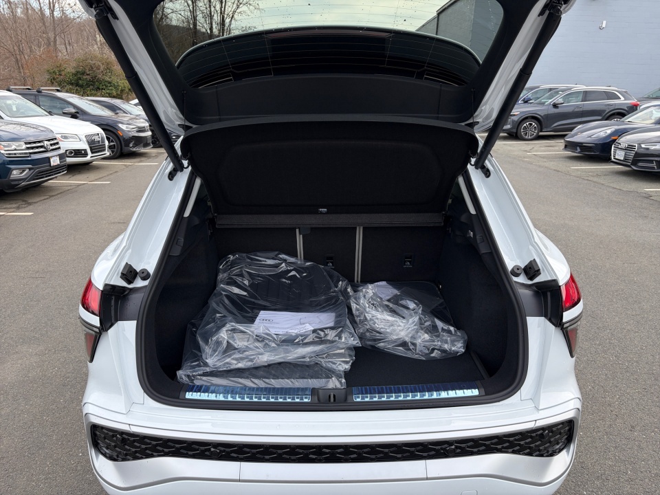 WA1ABCFJ3T1026911 2026 Audi Q3 S line