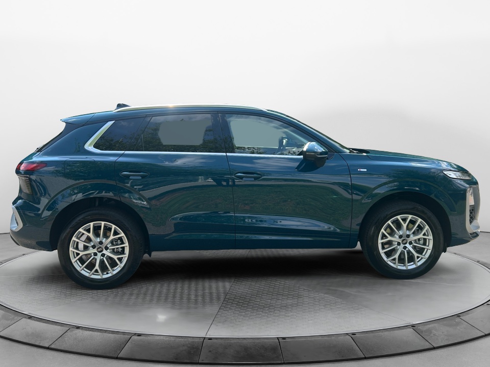 WA1ABCFJ4T1093467 2026 Audi Q3 S line