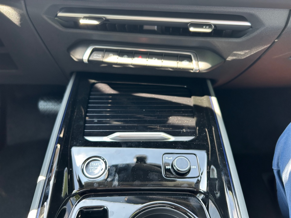 WA1ABCFJ4T1093467 2026 Audi Q3 S line
