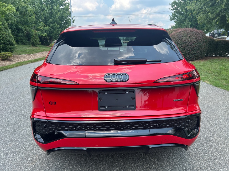 WA1ABCFJ5T1094689 2026 Audi Q3 S line