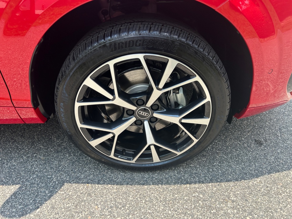 WA1ABCFJ5T1094689 2026 Audi Q3 S line