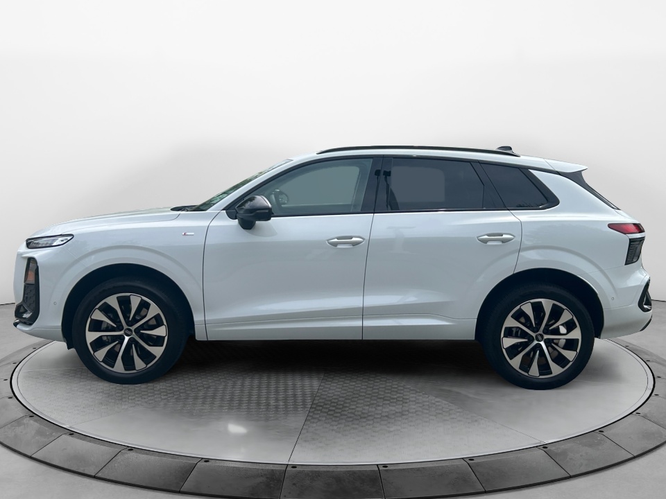 WA1ABCFJ8T1090300 2026 Audi Q3 S line
