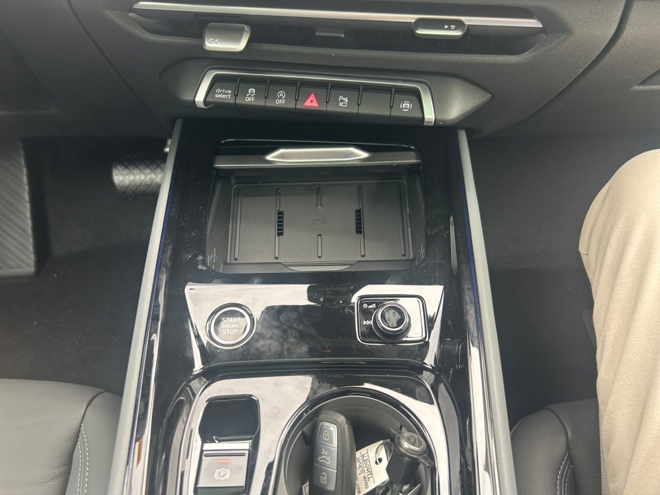 WA1ABCFJ8T1090300 2026 Audi Q3 S line