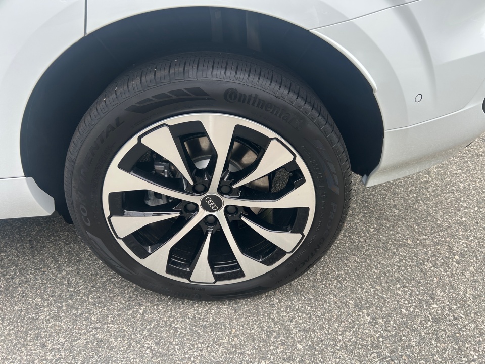 WA1ABCFJ8T1090300 2026 Audi Q3 S line