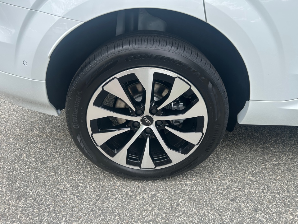 WA1ABCFJ8T1090300 2026 Audi Q3 S line