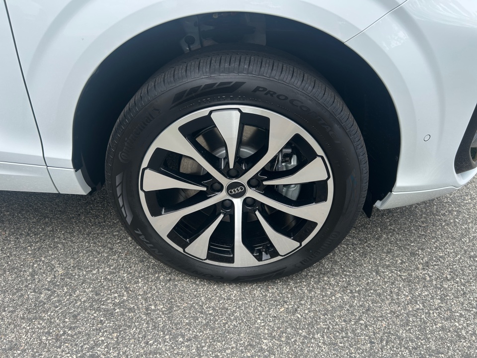 WA1ABCFJ8T1090300 2026 Audi Q3 S line