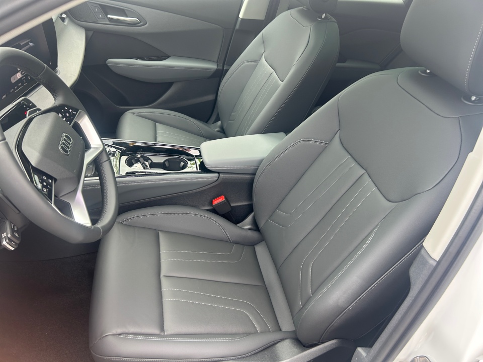 WA1ABCFJ8T1090300 2026 Audi Q3 S line