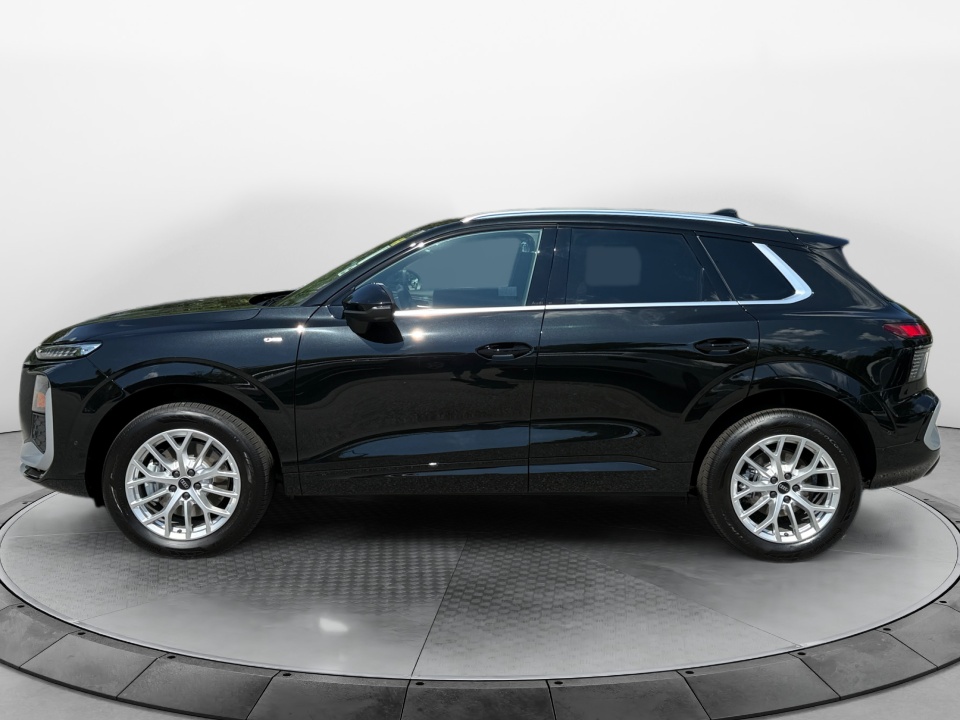 WA1ABCFJ9T1087812 2026 Audi Q3 S line