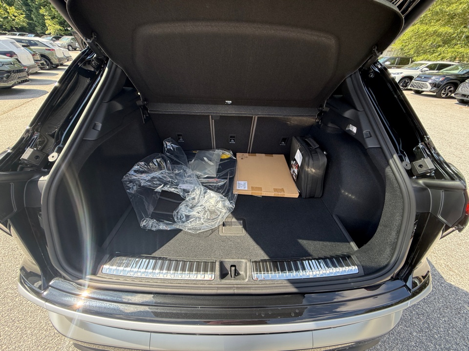 WA1ABCFJ9T1087812 2026 Audi Q3 S line