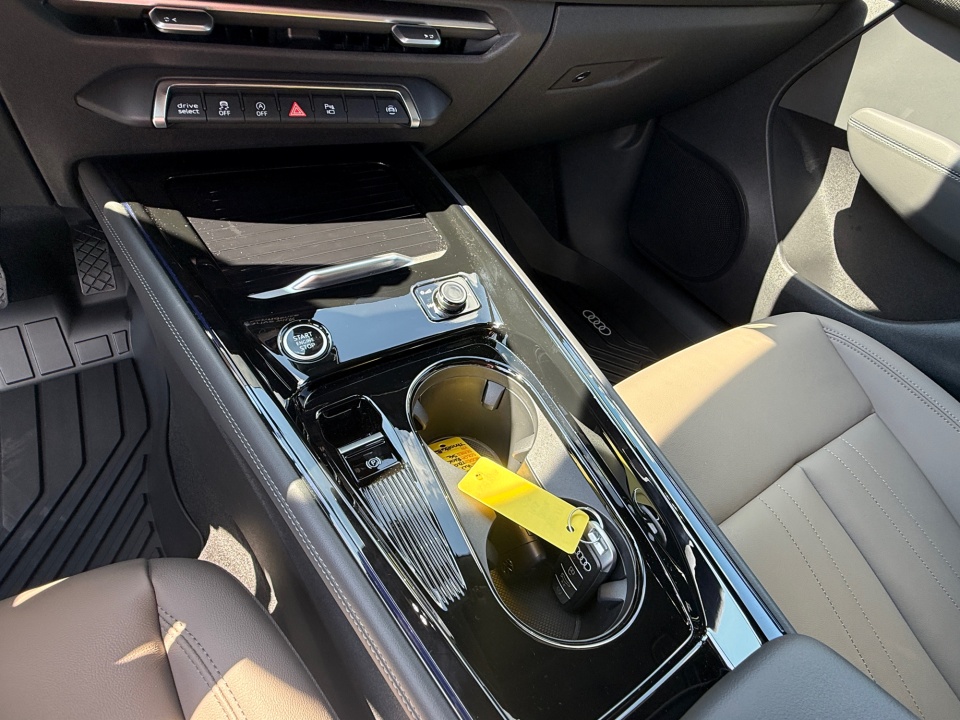 WA1ABCFJ9T1087812 2026 Audi Q3 S line