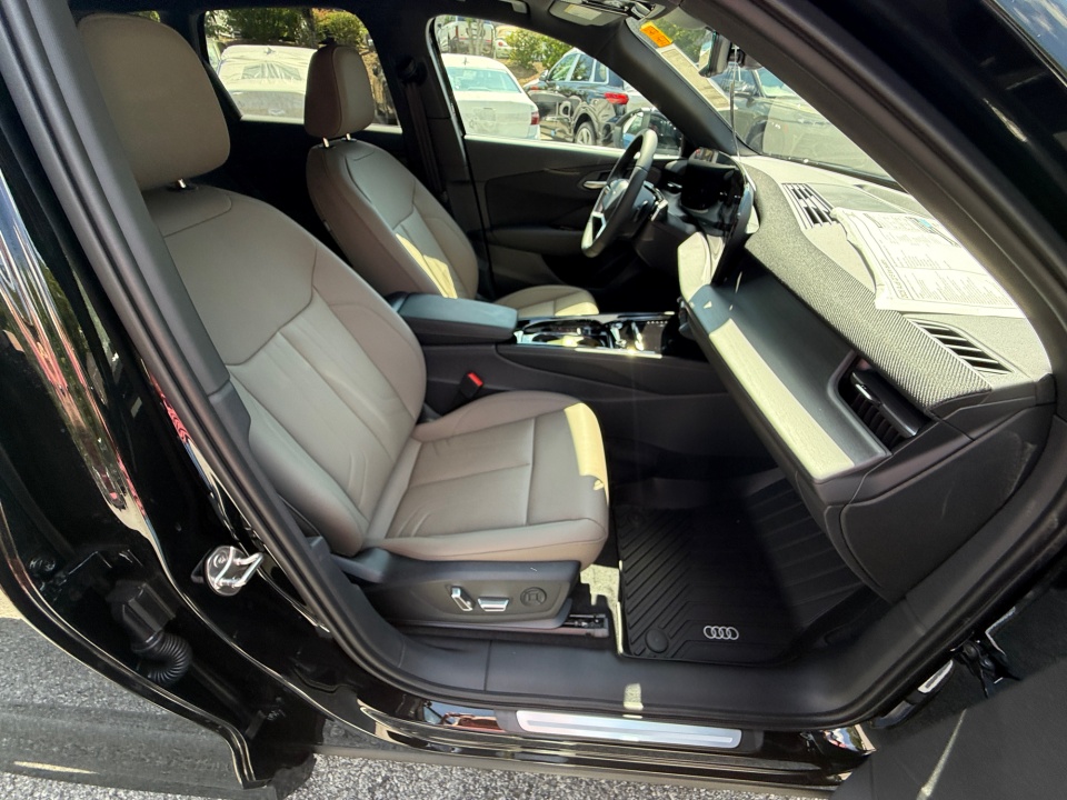 WA1ABCFJ9T1087812 2026 Audi Q3 S line