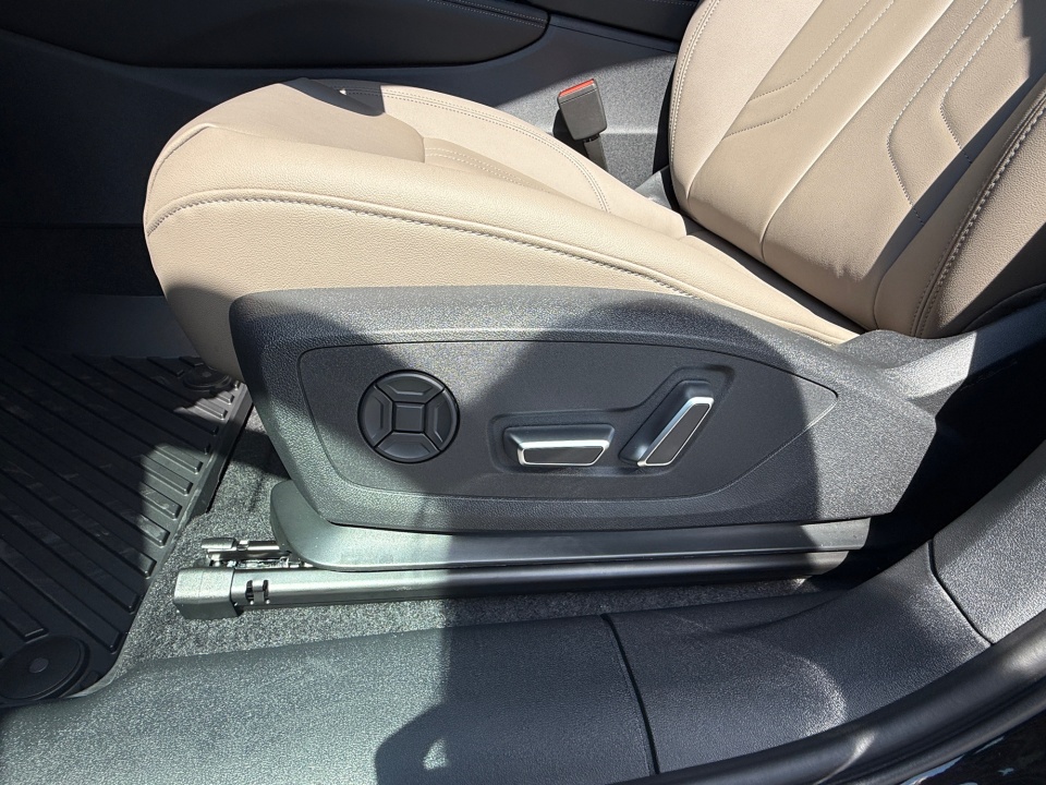 WA1ABCFJ9T1087812 2026 Audi Q3 S line
