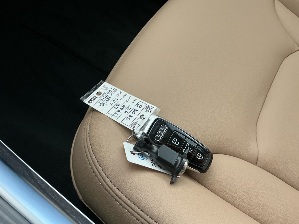 WA1ACBF76TD014102 2026 Audi Q7 Premium