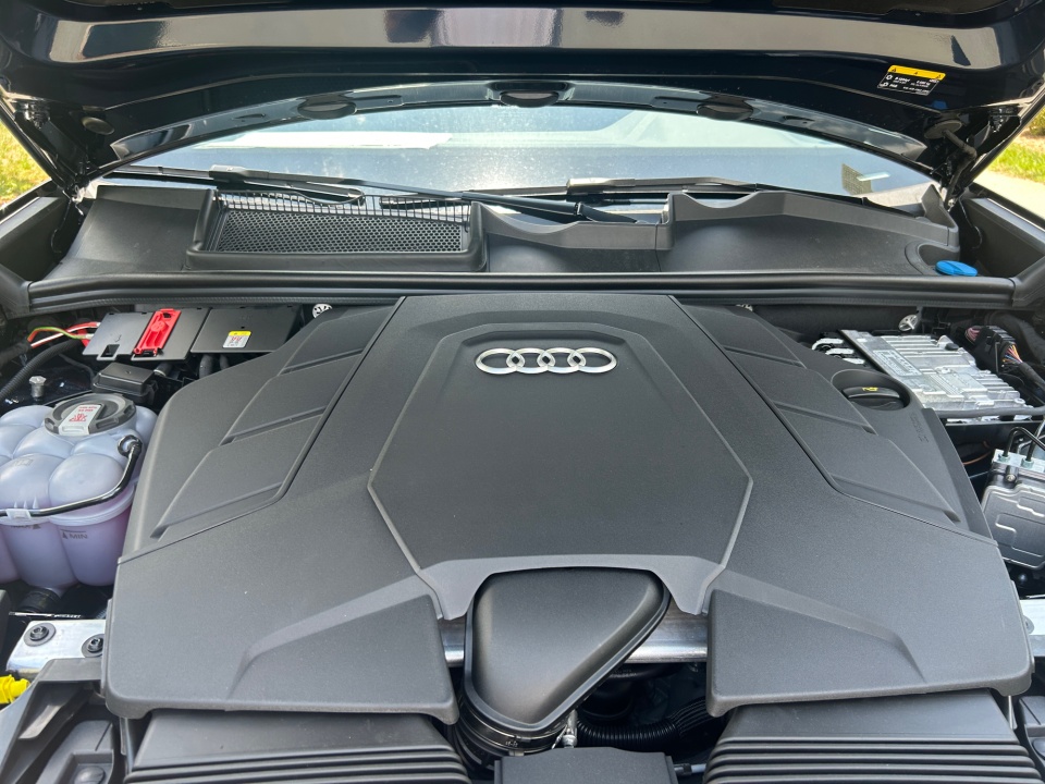 WA1AVBF12TD033462 2026 Audi Q8 Premium