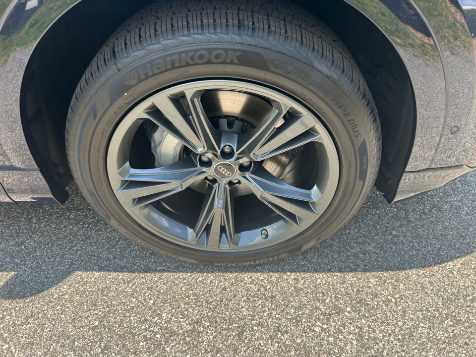 WA1AVBF12TD033462 2026 Audi Q8 Premium