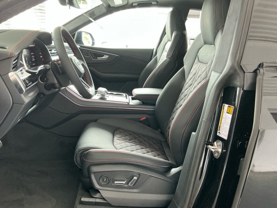 WA1CWBF18TD035478 2026 Audi SQ8 Prestige