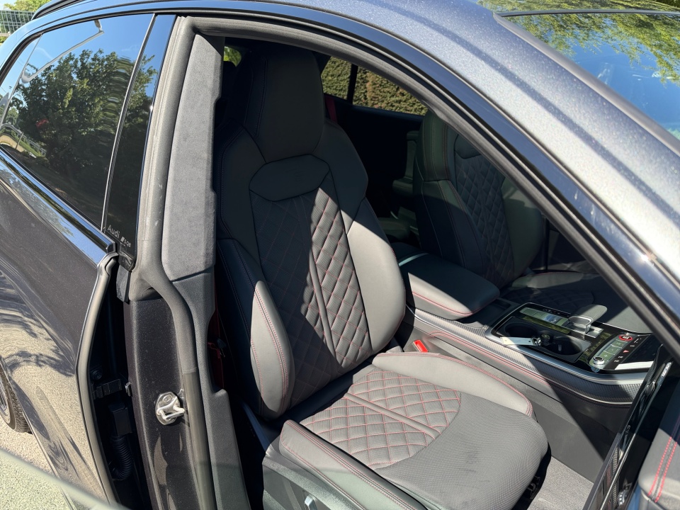 WA1CWBF1XTD030430 2026 Audi SQ8 Prestige