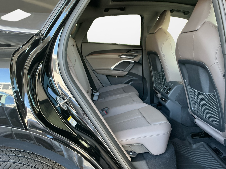 WA1EAAGU0S2062534 2025 Audi Q5 Sportback Premium Plus