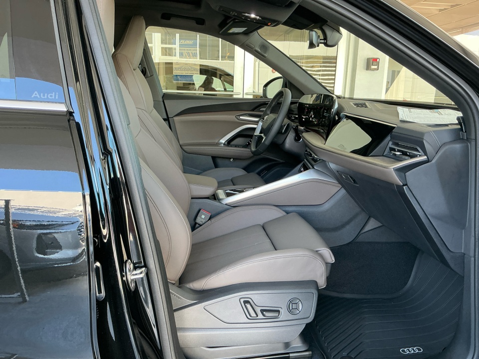 WA1EAAGU0S2062534 2025 Audi Q5 Sportback Premium Plus