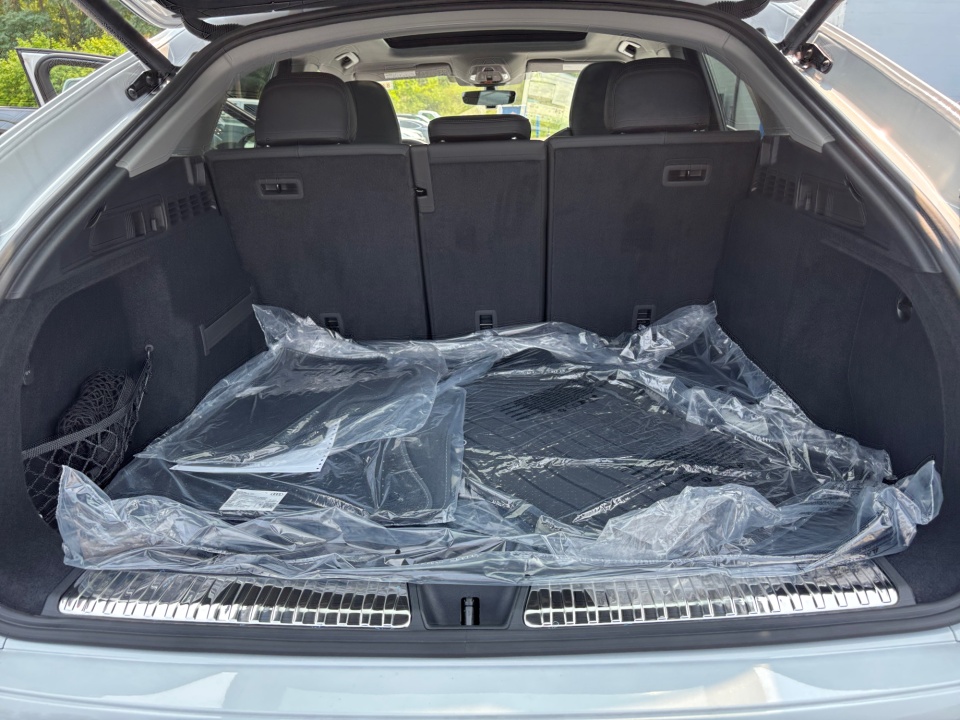 WA1EAAGUXT2048318 2026 Audi Q5 Sportback Premium Plus